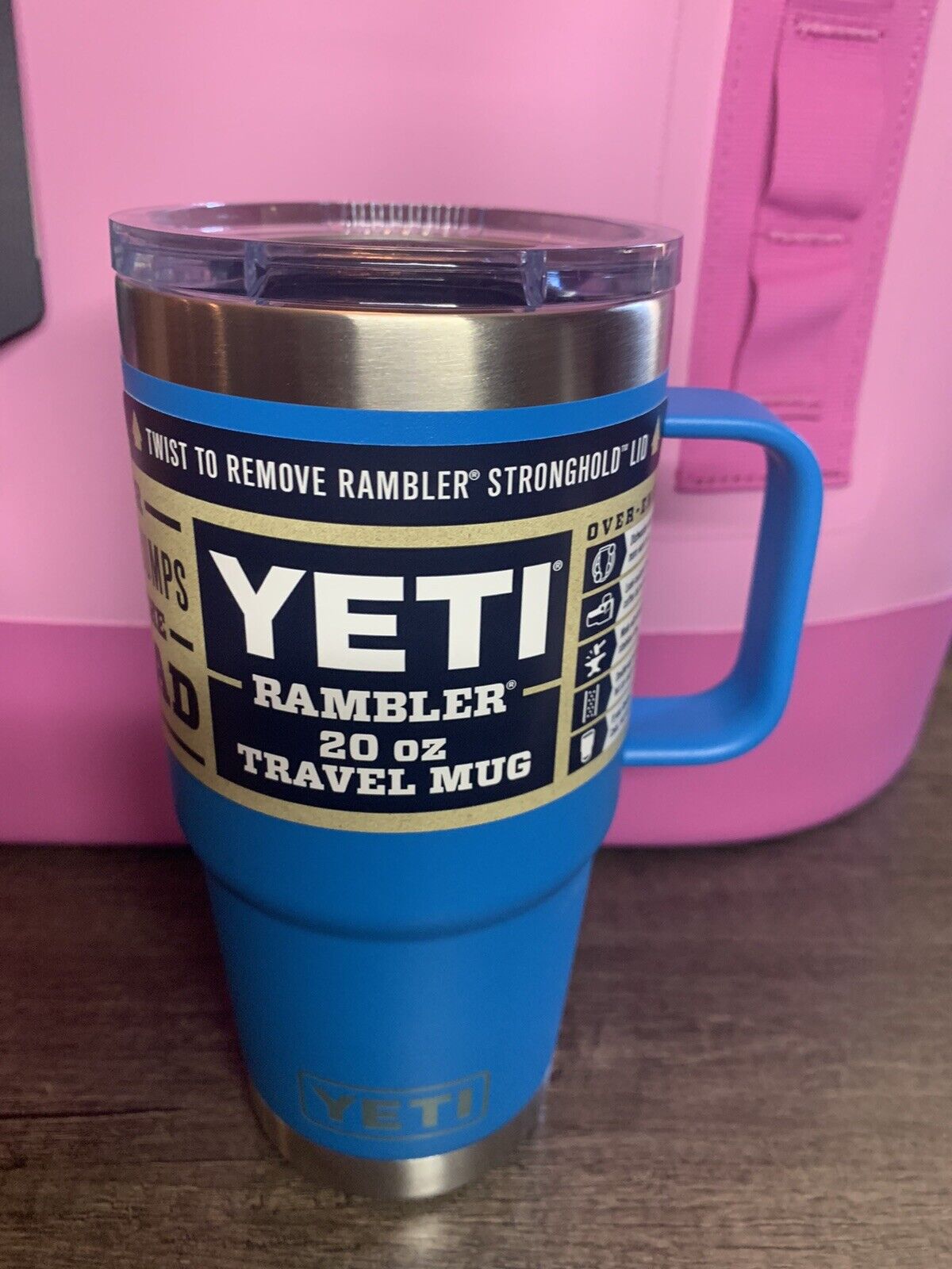 Yeti Rambler 20oz Travel Mug with Strongholder Lid Big Wave Blue