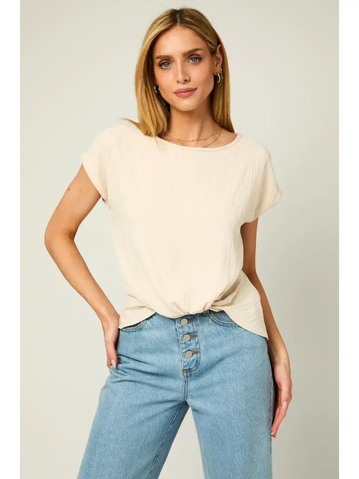 Sunday Edition by LE LIS - SS TOP TWIST HEM DETAIL