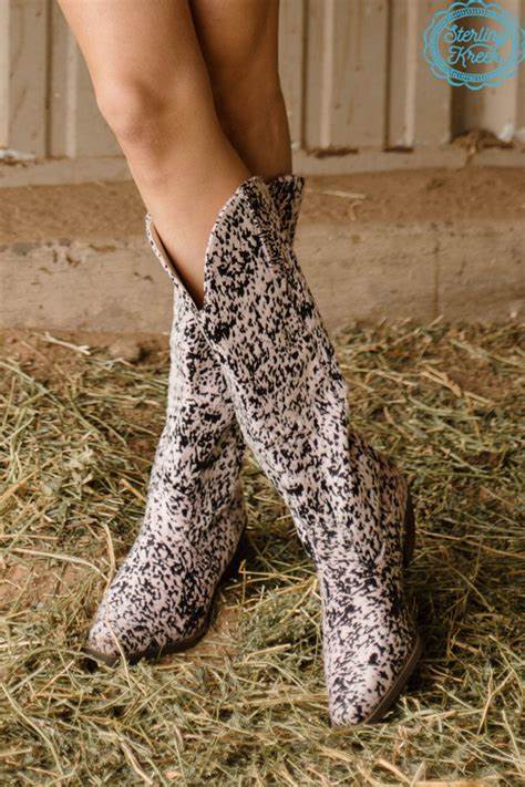 【COLOR iN ID】Cowhide round middle boots Cowhide Round Em Up Boots – Oasis Outback