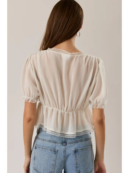 LE LIS - Puff Short Sleeve V-Neck Lace Top