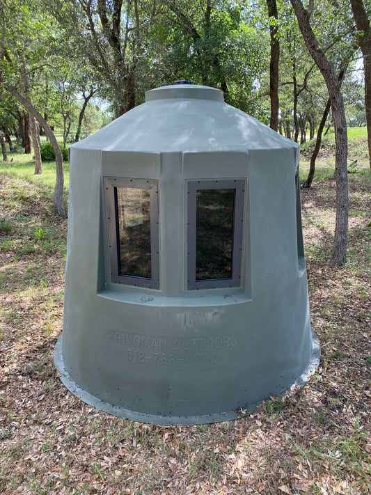 Krivoman Outdoors - 4 Window Blind w/ Roof Vent