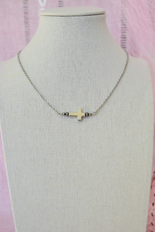 The peachy cactus boutique - Dainty Cross Necklace